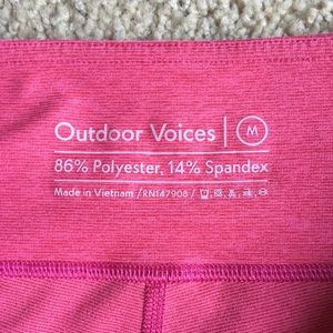 Outdoor Voices 3/4 warmup leggings size M